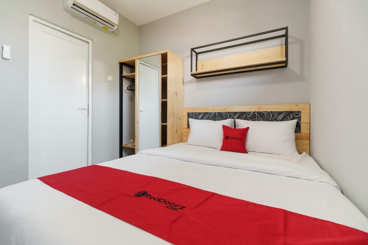 Hotel Reddoorz Near Plaza Atrium Senen Yakarta Exterior foto