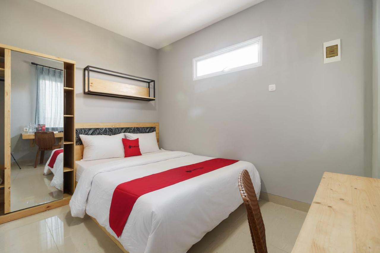 Hotel Reddoorz Near Plaza Atrium Senen Yakarta Exterior foto