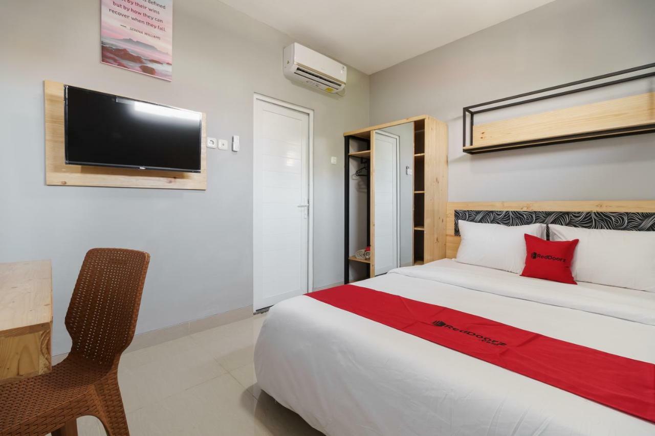 Hotel Reddoorz Near Plaza Atrium Senen Yakarta Exterior foto